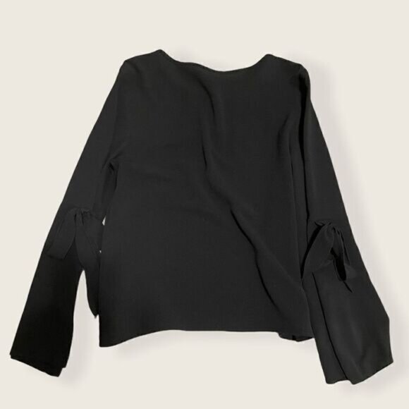 Medium Twik Bell Sleeve Blouse with Ties - Picture 3 of 5